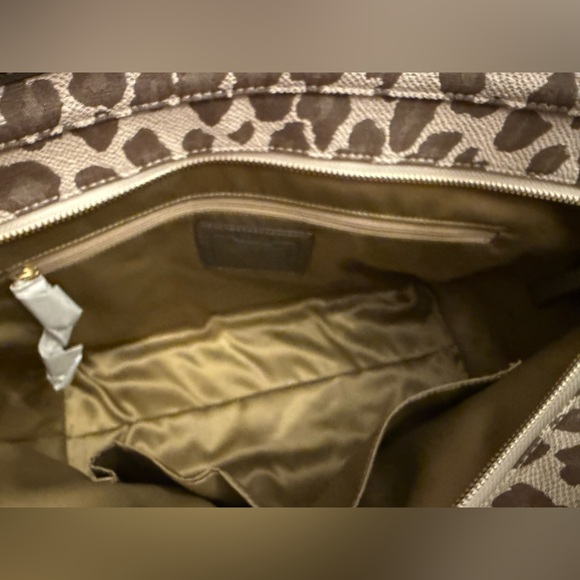 Coach light chestnut jaguar print canvas tote. NWT. - Picture 6 of 7